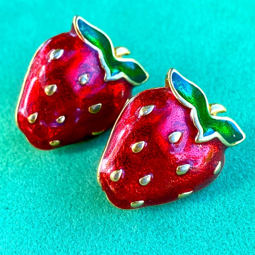Avon vintage gold enamel strawberry earrings